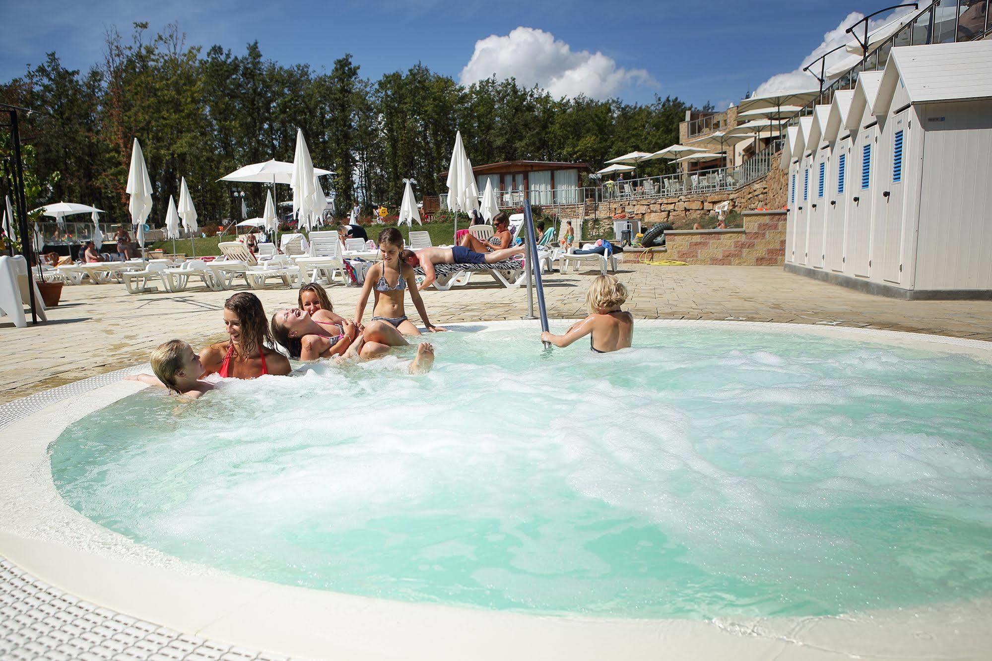 Glamping Village Orlando In Chianti Volpaia 外观 照片